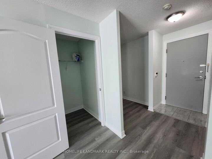 Property Photo: 70 Town Centre Court W 2305 ON M1P 0B2
