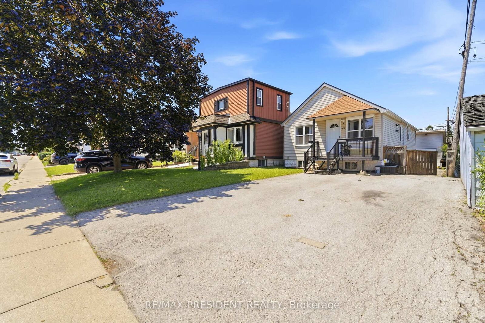 Property Photo: 43 Adair Avenue N ON L8H 6A5