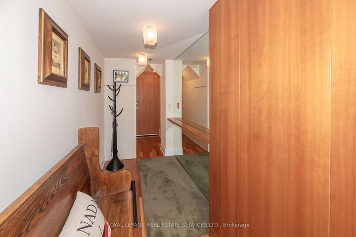 Property Photo: 384 Sunnyside Avenue 308 ON M6R 2S1