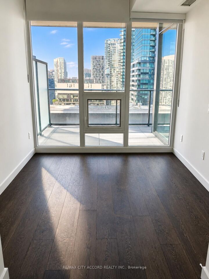 Property Photo: 3 Concord City Place Way 2501 ON M5V 0X4