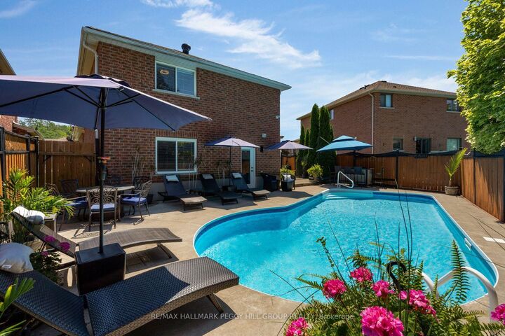 Property Photo: 52 Summerset Drive ON L4N 9L7