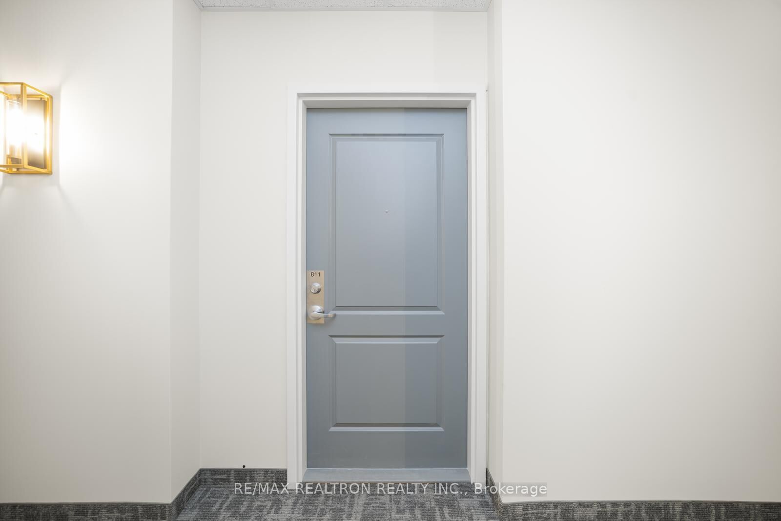 Property Photo:  5917 Main Street Ph811  ON L4A 5G4 