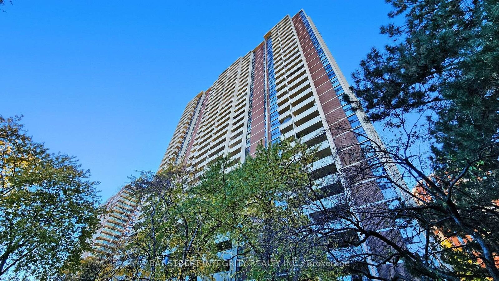 Property Photo: 40 Homewood Avenue 3104 ON M4Y 2K2