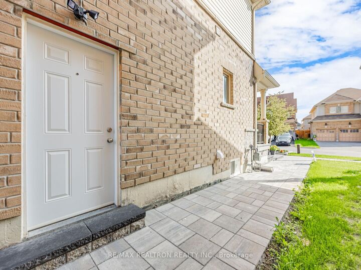 Property Photo: 91 McRoberts Crescent ON L1E 0H4