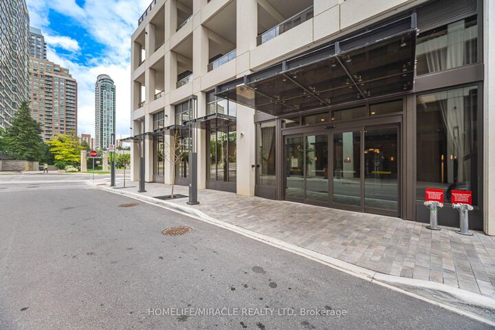 Property Photo:  30 Elm Drive W 1609  ON L5B 0N6 