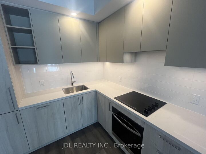 Property Photo:  21 Meadowdale Road  ON L4K 0H6 