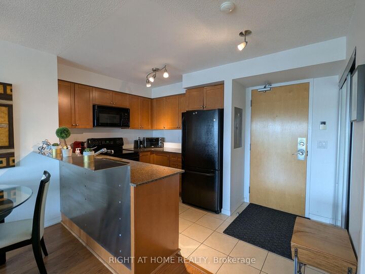 Property Photo: 185 Legion Road N 904 ON M8Y 0A1