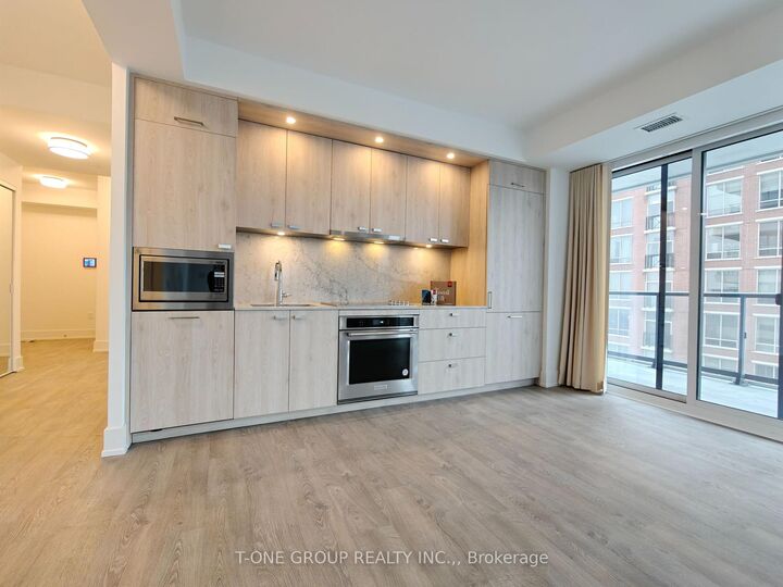 Property Photo:  10 Inn On The Park Drive 1104  ON M3C 0P9 