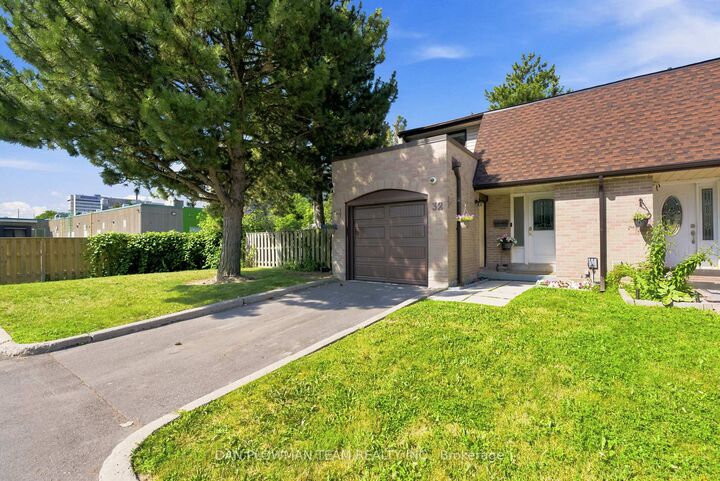 Property Photo: 11 Livonia Place 32 ON M1E 4W5