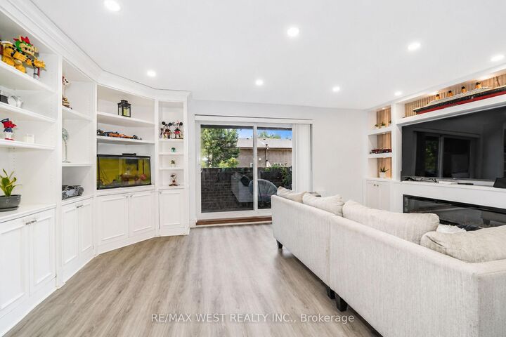 Property Photo:  50 Scarborough Golf Club Road 159  ON M1M 3T5 