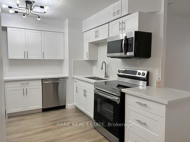 Property Photo:  3605 Kariya Drive 712  ON L5B 3J4 