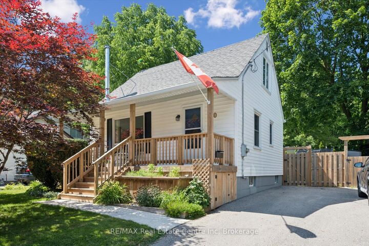 Property Photo:  80 Memorial Crescent  ON N1H 6B9 