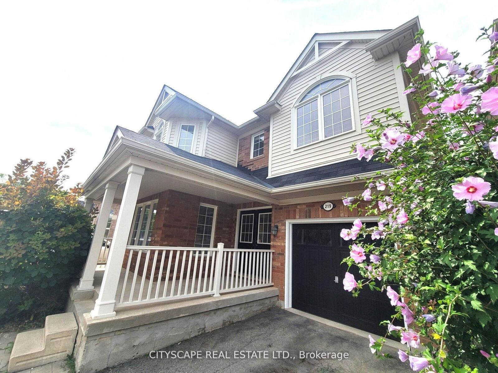 Property Photo:  219 McGinnis Crescent  ON L9T 0X9 