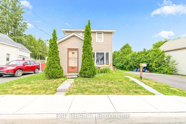 Property Photo:  111 Macdonald Street  ON K7S 2W7 