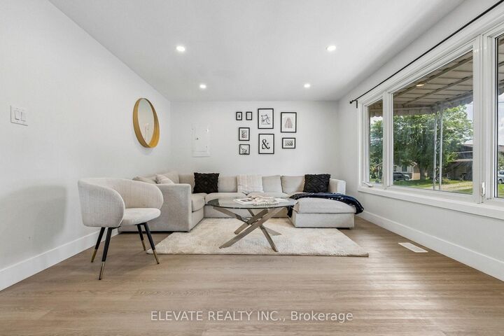 Property Photo:  225 Broken Oak Crescent  ON N2N 1N8 