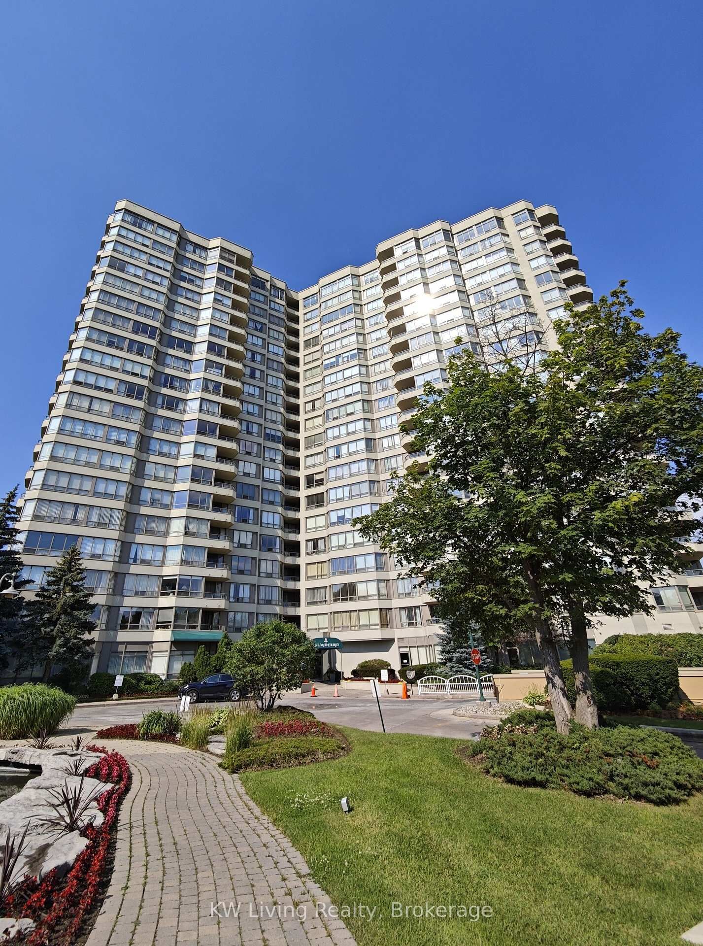Photo de la propriété: 175 Bamburgh Circle 1615 ON M1W 3X8