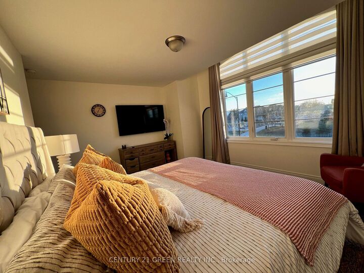 Property Photo: 37 Prairie Creek Crescent ON L6Y 6C9