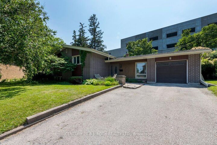 1 Ottaway Avenue — photo 1