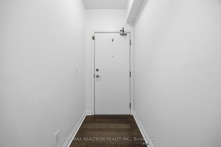 Photo de la propriété:  55 Oneida Crescent 1904  ON L4B 0E8 