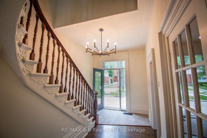 Property Photo:  66 Daly Avenue 2  ON N5A 1B8 