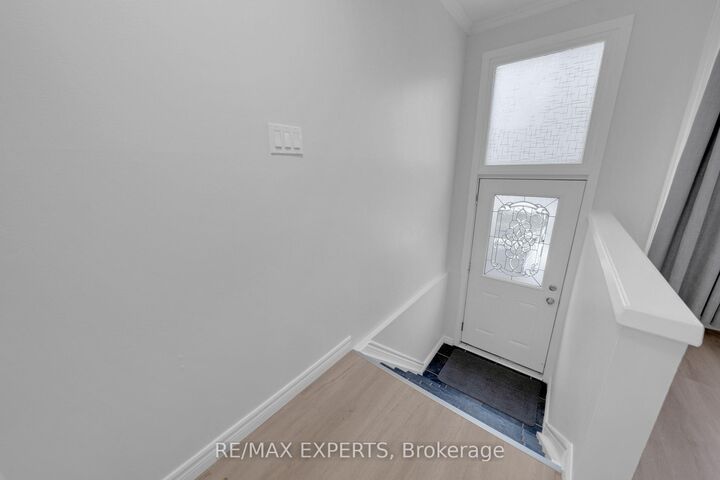 Property Photo:  79 Louisa Street Upper  ON L7E 3G6 