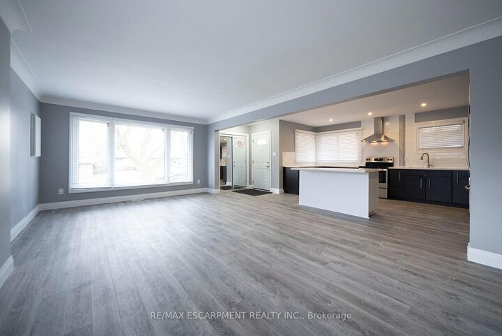 Property Photo: 76 Glenview Avenue Upper ON N1R 2W2