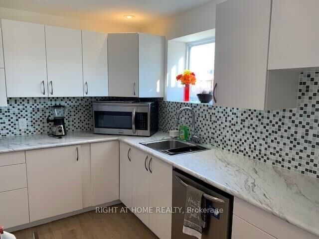 Photo de la propriété:  256 Leiterman Drive Lower  ON L9T 8B4 