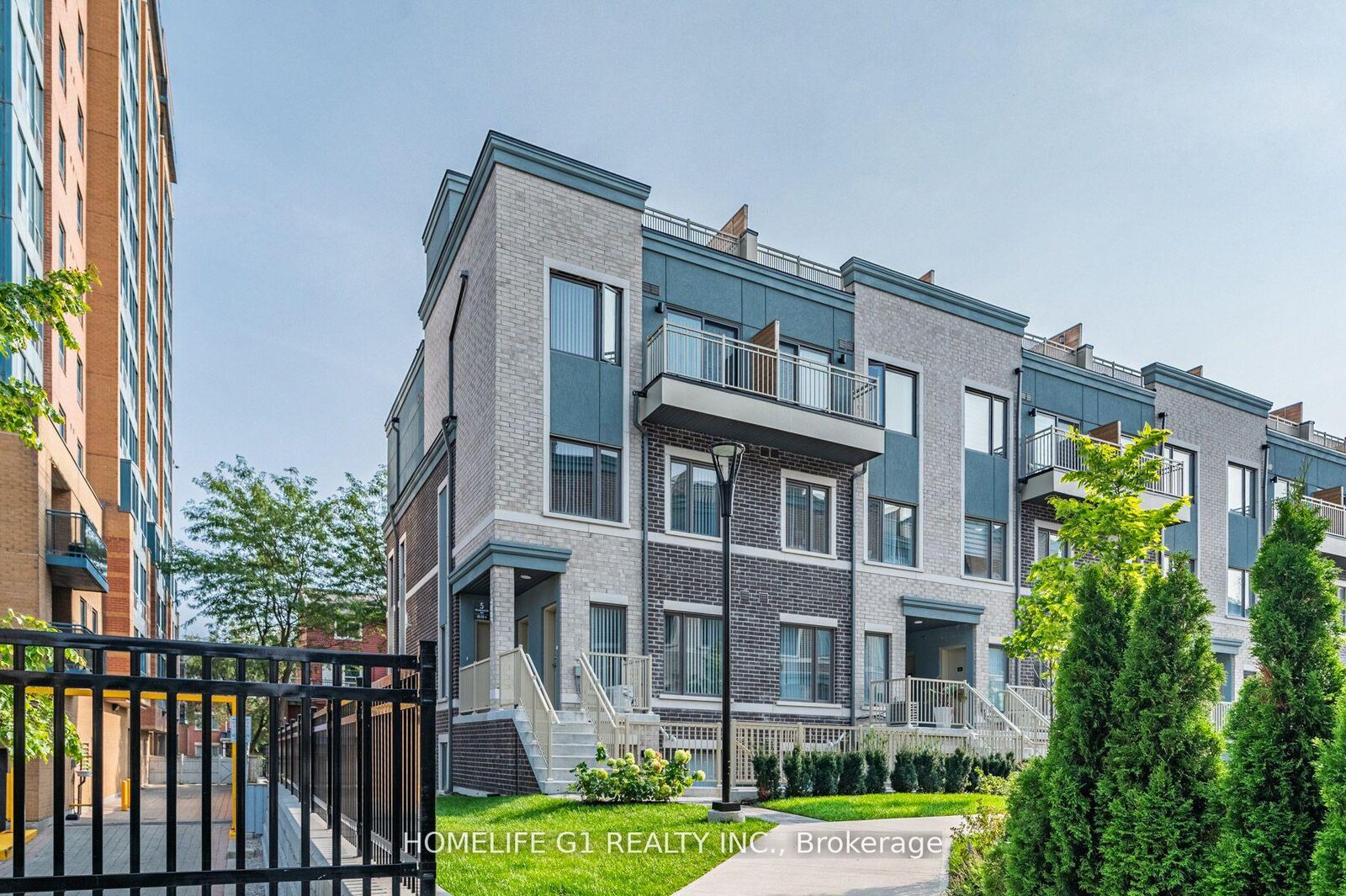 Property Photo:  5 William Jackson Way 48  ON M8V 0J8 
