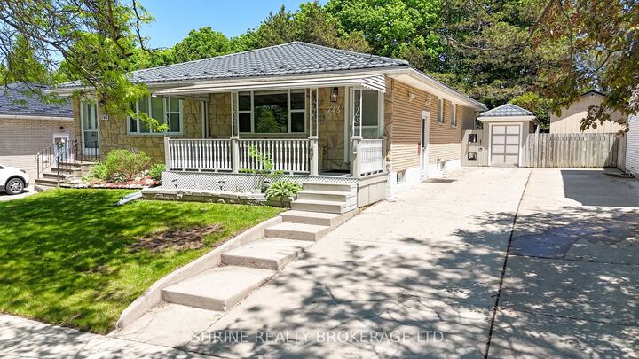 Property Photo:  743 Sevilla Park Place  ON N5Y 4H9 