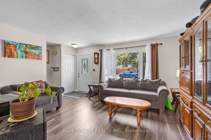 Property Photo: 48 Rosamond Crescent ON N6E 2M8