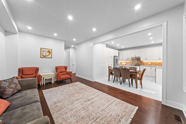 Property Photo:  11 Sinatra Street  ON L6R 4B3 