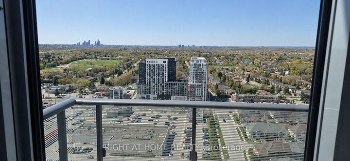 Property Photo:  95 Oneida Crescent Ph12  ON L4B 0H5 