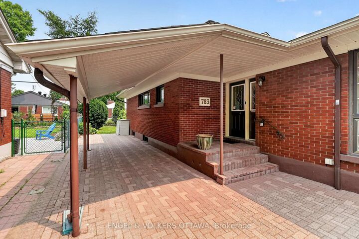 Property Photo:  783 Wingate Drive  ON K1G 1S2 