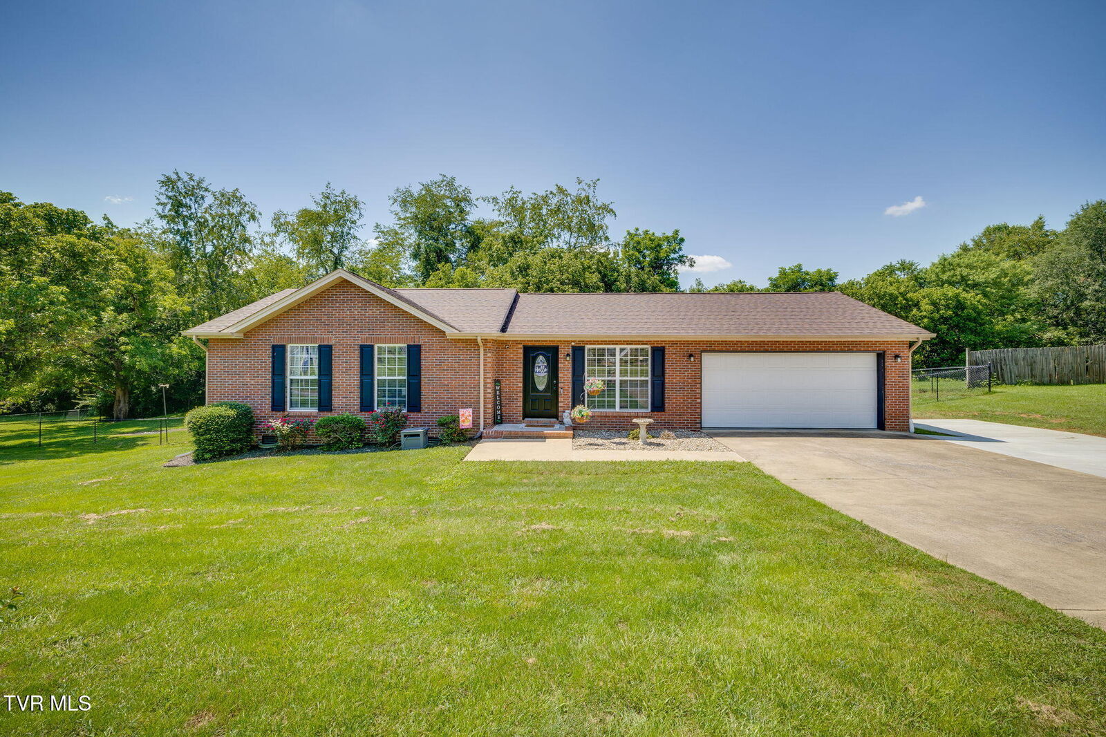 Property Photo: 221 Lindas Way TN 37620