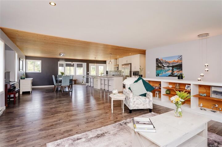 Property Photo: 2103 Amethyst Way BC V9Z 0M2