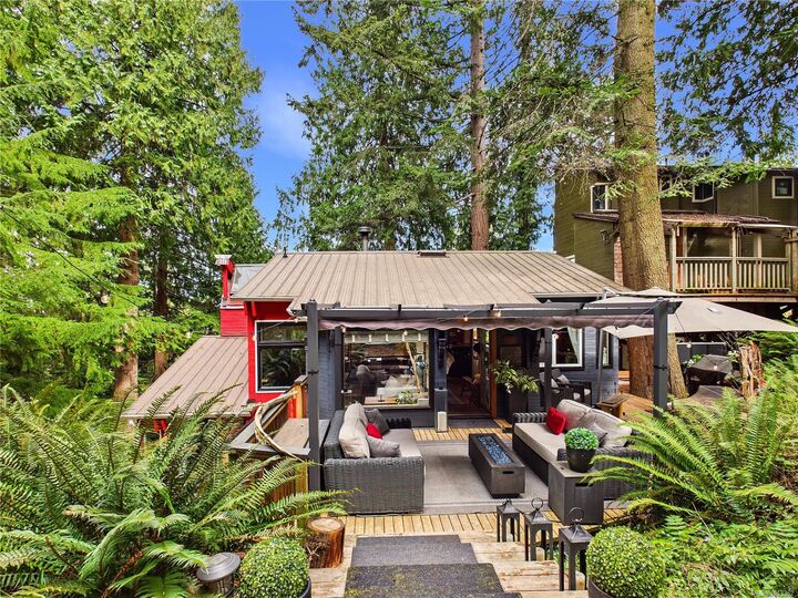 Property Photo: 182 Devine Dr BC V8K 2H5