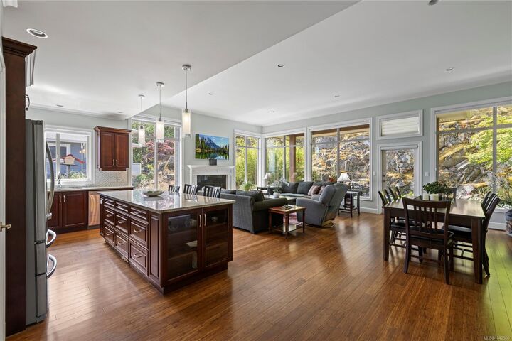 Property Photo: 2227 Bonnington Dr BC V9P 9L9