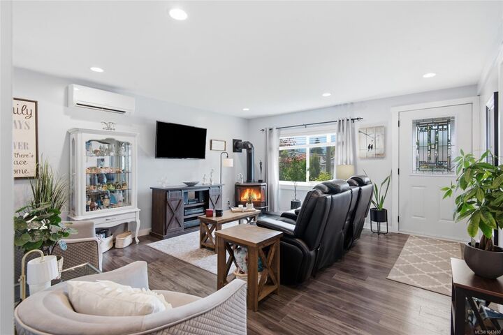 Property Photo:  4853 Gertrude St  BC V9Y 6K6 