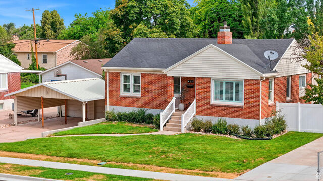 Property Photo: 445 E 200 N UT 84037