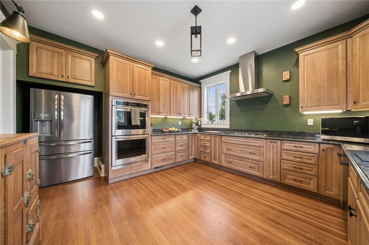 Property Photo: 400 Carothers Ave PA 15106
