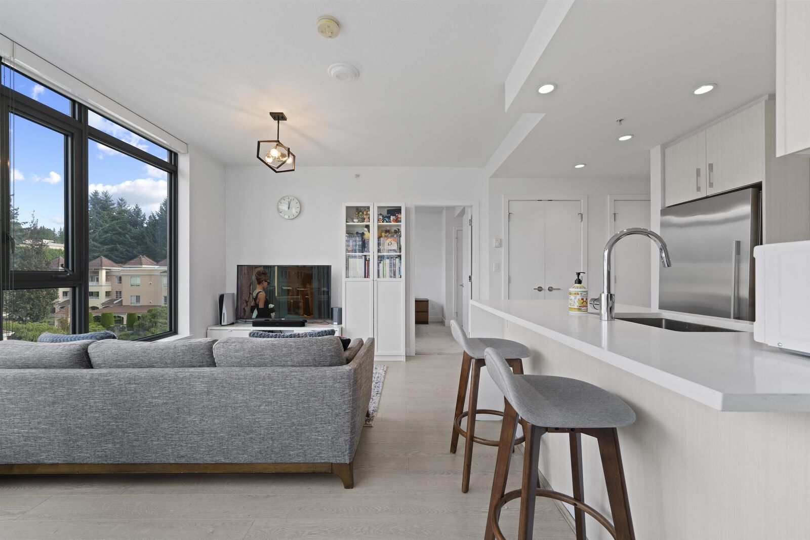 Property Photo: 518 Whiting Way 404 BC V3J 0H7