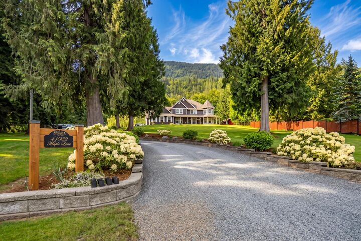 Property Photo: 41932 Maple Lane BC V2R 5G9