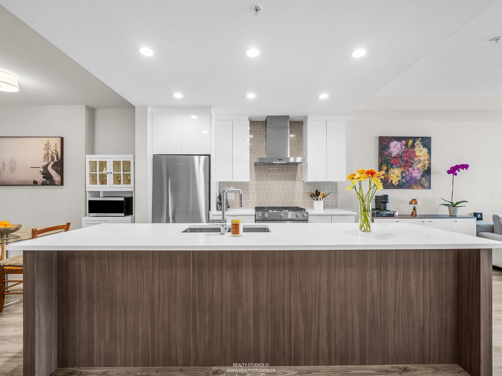 Property Photo:  1496 Charlotte Road 401  BC V7J 0C9 