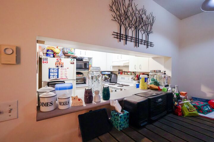 Property Photo: 723 Twelfth Street 205 BC V3M 4J8
