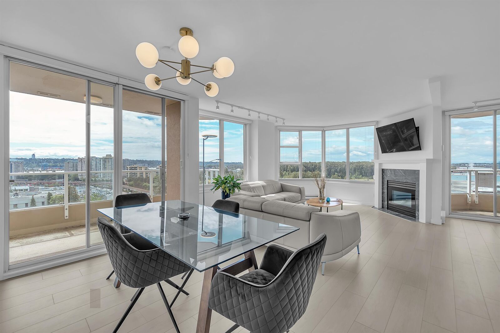 Property Photo:  412 Twelfth Street 504  BC V3M 6R2 