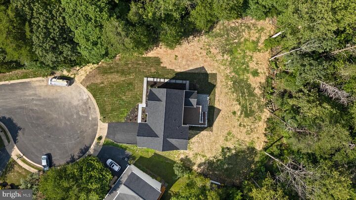Property Photo: 15701 Piedmont Pl VA 22193