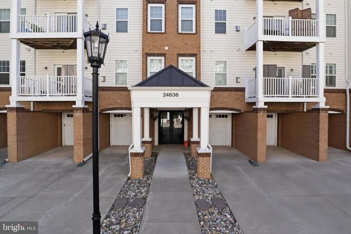 Property Photo:  24636 Woolly Mammoth Terrace 202  VA 20105 