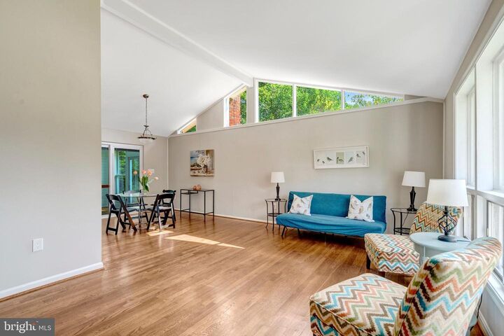 Property Photo: 8622 Kenilworth Drive VA 22151