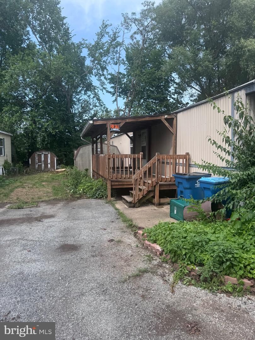 Property Photo:  2033 Eshelman Street  PA 17057 