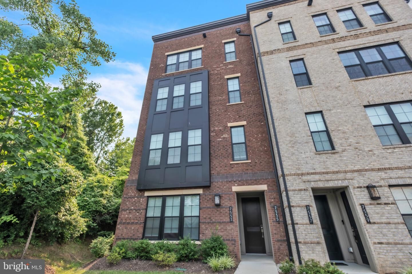 Property Photo: 7555 Sawyer Farm Way 1102 VA 22102